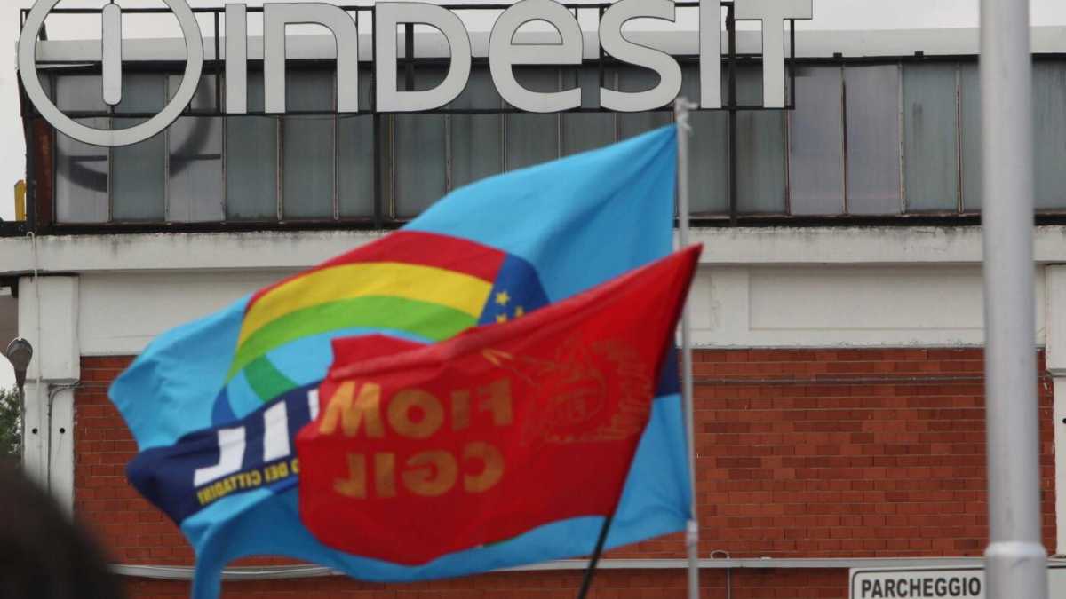Immagine di I Merloni cedono il controllo di Indesit a Whirlpool