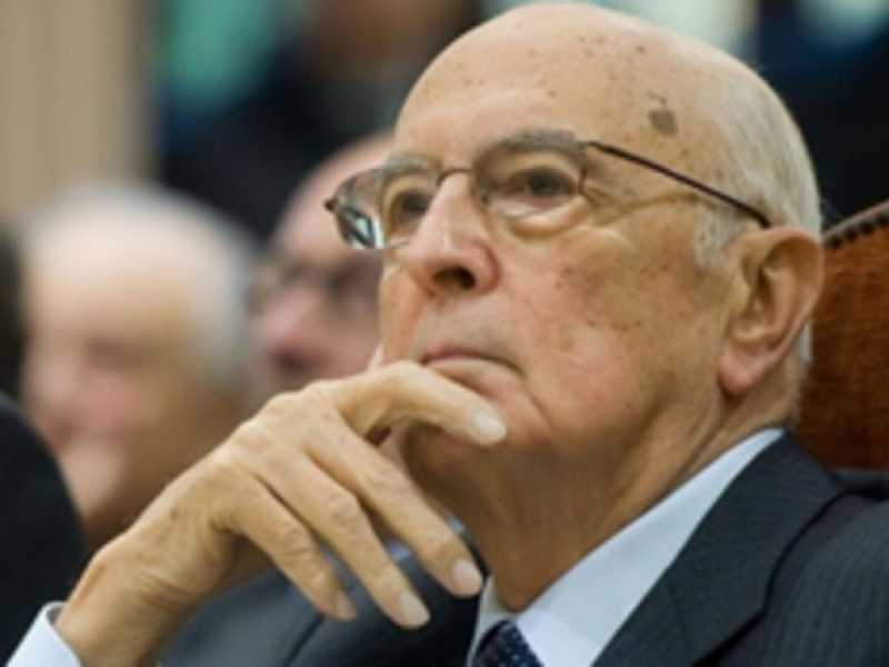 Napolitano confida nel Cav.: "Una crisi sarebbe rischiosa"