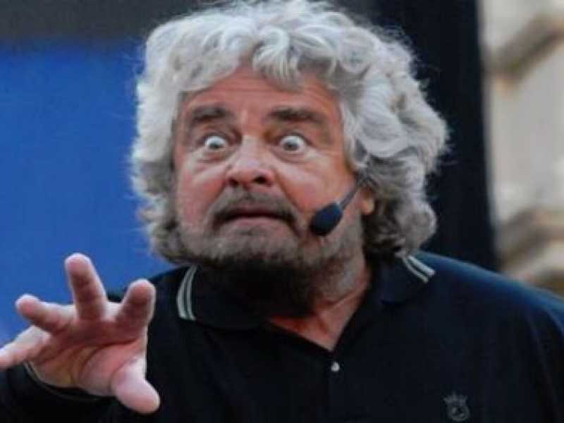 Il cabaret 2012 di Grillo ci ha rimbecillito e divertito. Adesso sipario