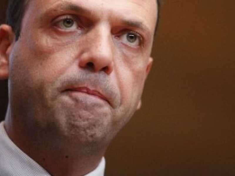 Alfano: "Se ci sono indagati non mi candido"
