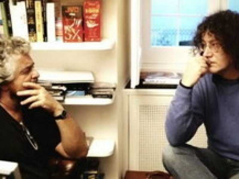 Filosofi, ambientalisti, eurofobici e generali. Chi sono gli intellò di Grillo