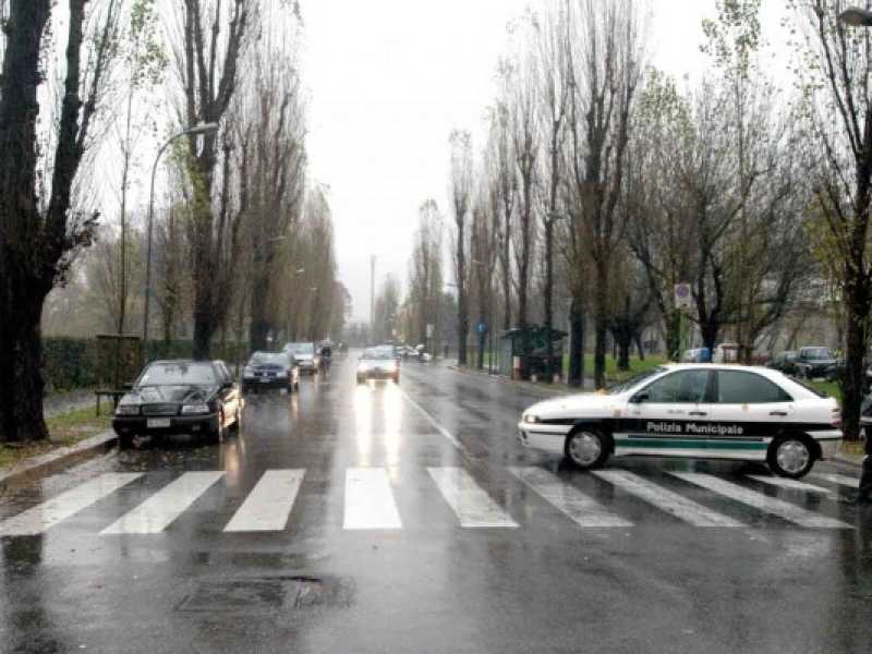 Forti piogge a Milano e tanti disagi per gli allagamenti provocati dall'esondazione del Seveso (Foto La Presse)