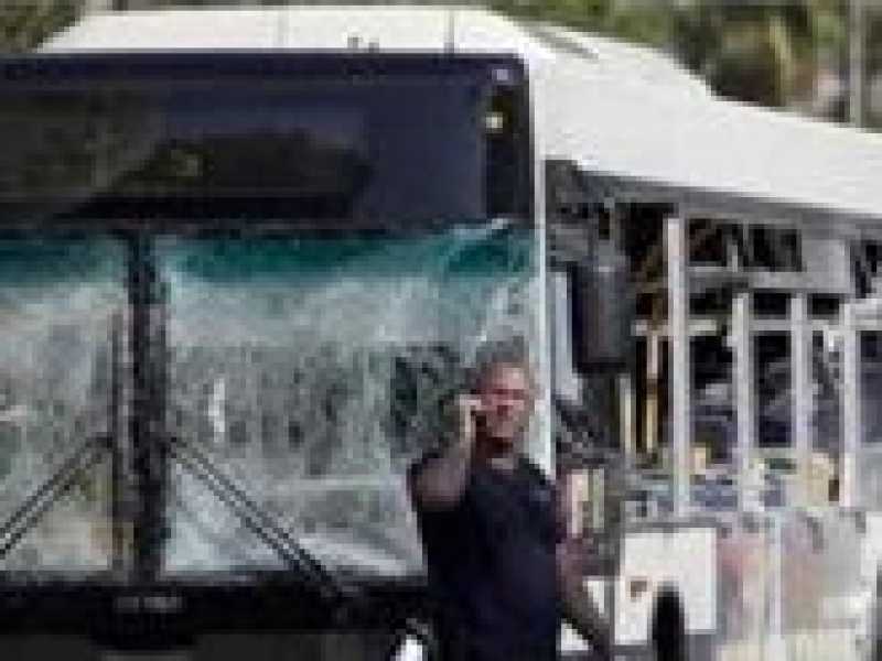 Esplosione su un autobus a Tel Aviv