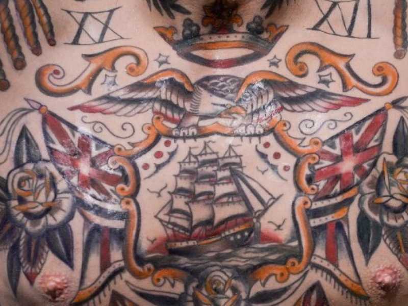 Hacker scatenati, la multa Ue a Google e i tatuaggi fai da te. Di cosa parlare stasera a cena