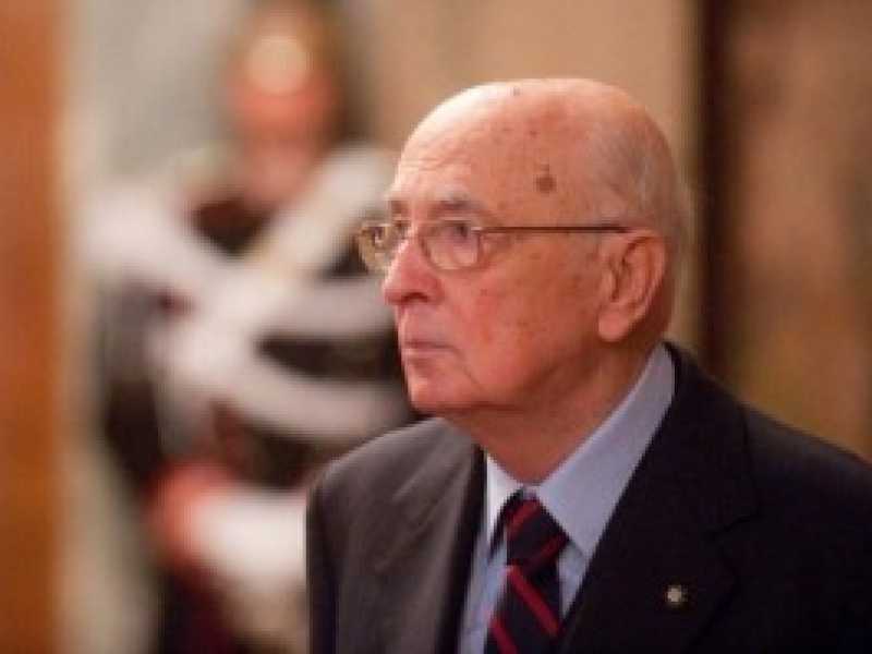 Napolitano: "Monti è senatore a vita, non si può candidare"