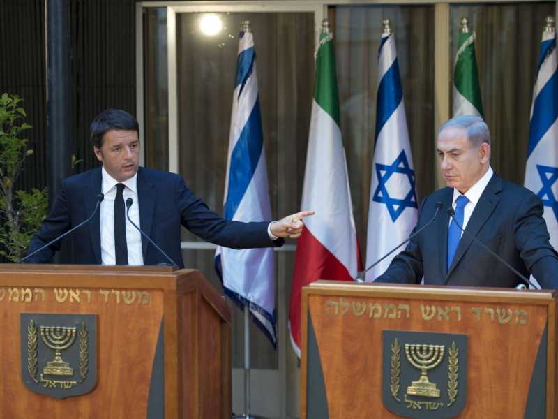 Matteo Renzi col premier israeliano Benjamin Netanyahu (foto LaPresse)