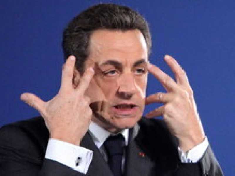 Sarko vuole le nozze gay. Anzi, no