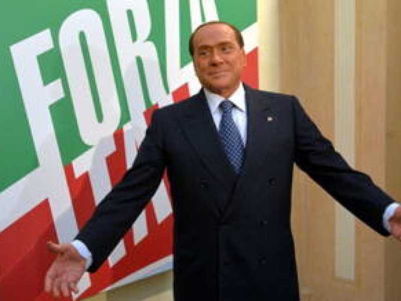 Berlusconi: "Fare volontariato è un piacere"