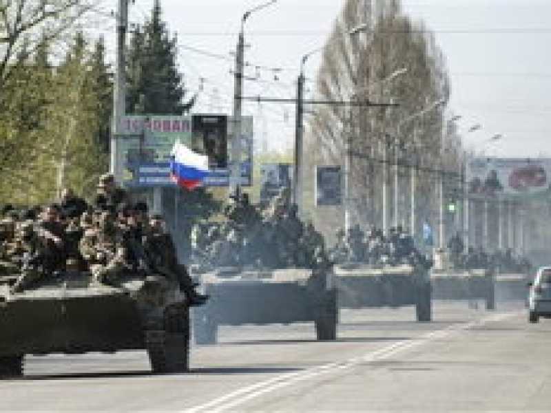 Nell'Ucraina dell'est arrivano le bandiere russe