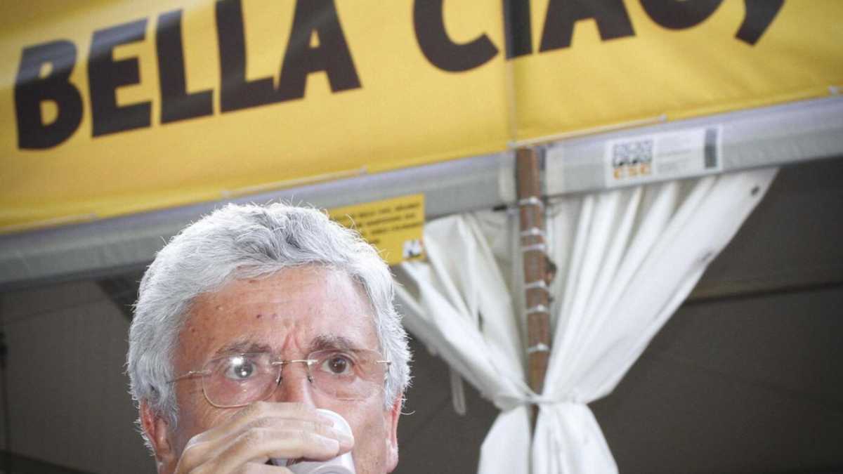 Immagine di Tutte le strade portano a Roma e prima o poi trovi D’Alema fermo che ti aspetta