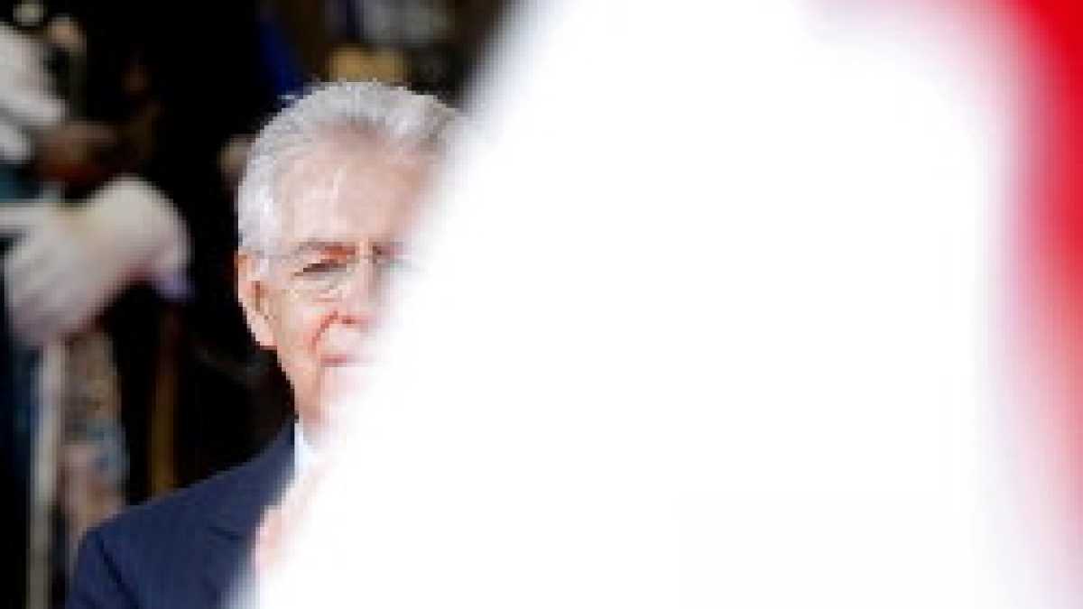 Immagine di Monti e i poteri forti