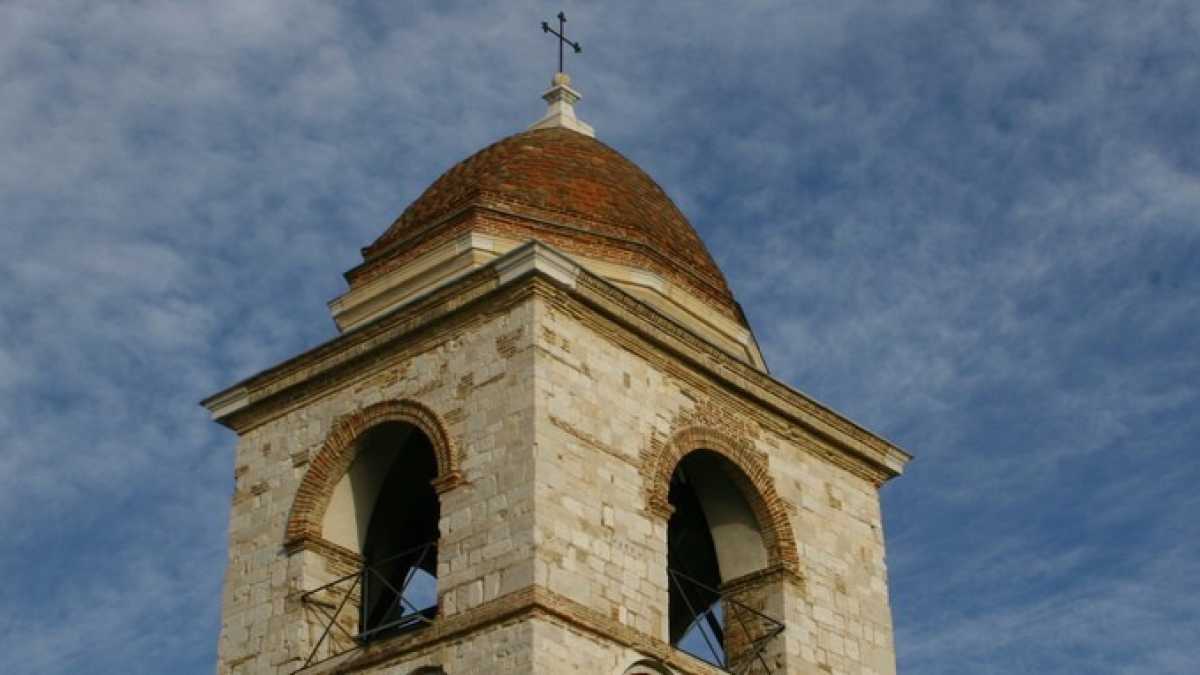 Immagine di Il suono delle campane “antidoto” per i turisti in costume in chiesa