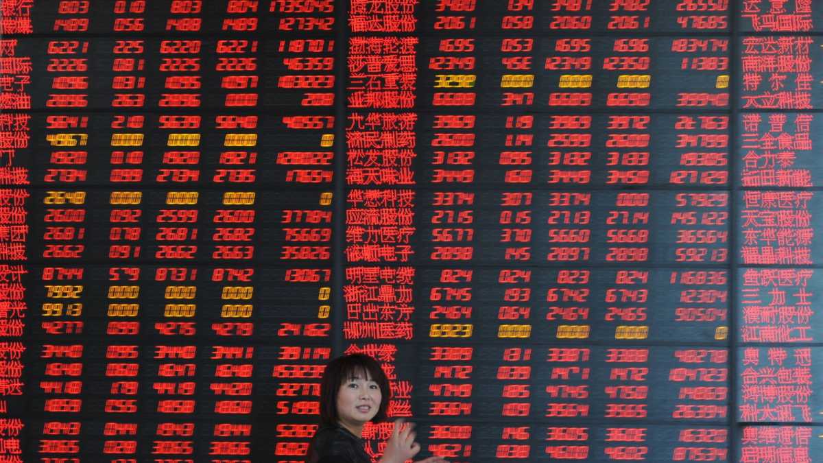 Immagine di Shanghai chiude a meno 7,62 per cento, in attesa di Wall Street