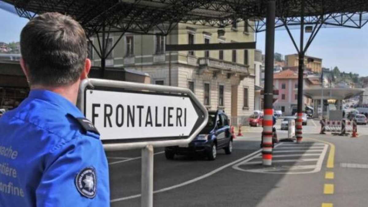 Immagine di Sull’immigrazione l’Europa fa la dura con la Svizzera ma l’obiettivo è l’Inghilterra. Il rischio elettorale