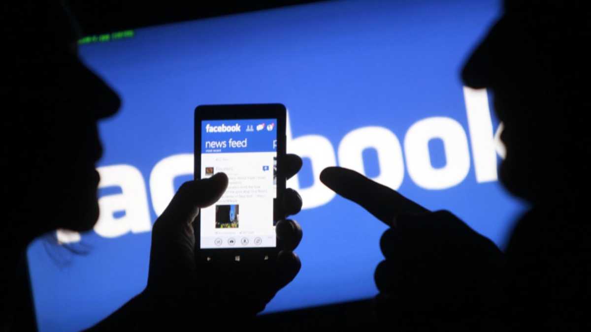 Immagine di Due o tre buoni motivi per cui Facebook dovrebbe comprarsi BlackBerry