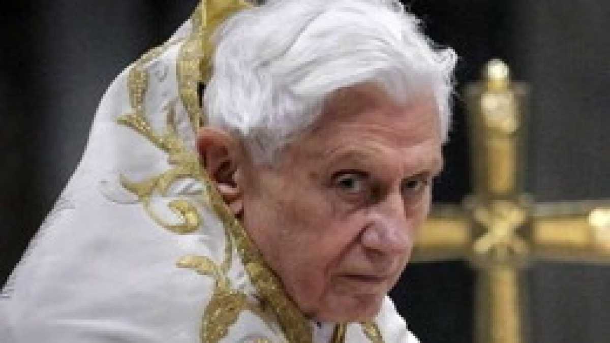 Immagine di Il filosofo e la chiesa intimidita