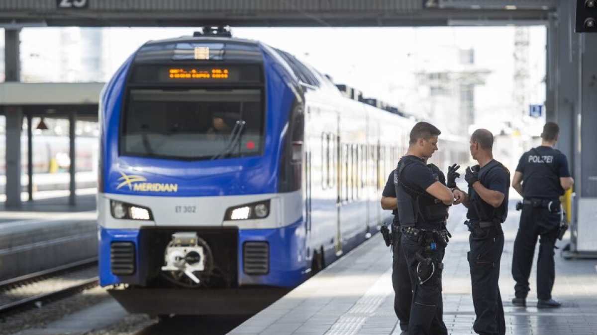 Immagine di L'aggressore a Monaco ha ucciso una persona urlando "Allah è grande". Le autorità: ha problemi psicologici