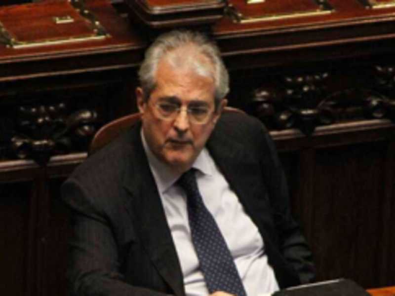 Saccomanni caldeggia vie diverse dal credito bancario per aiutare le imprese. Parla Zadra