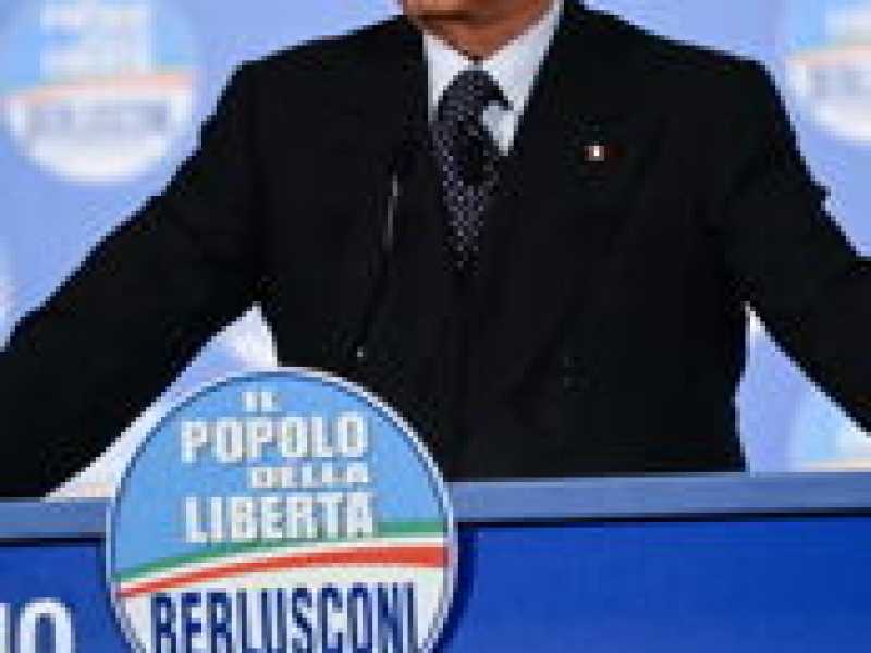 Monti: "Con la sinistra non ho nulla in comune". Berlusconi: "Non ha chance"