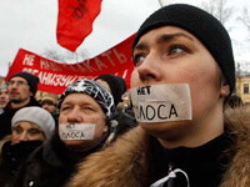 Sono i ragazzi di piazza Bolotnaja i putschisti, Putin dà stabilità