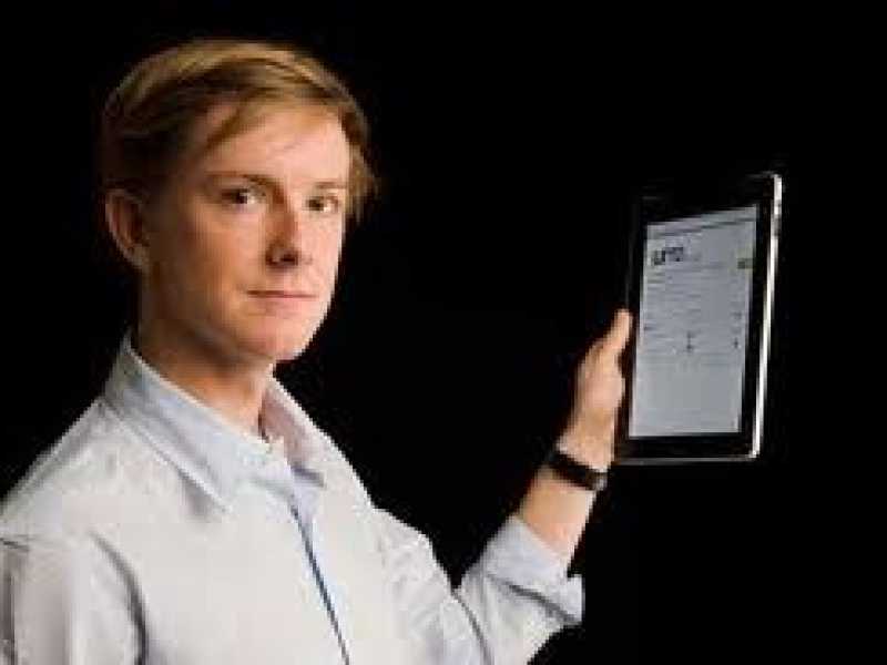 Il ricco e pensante Hughes vuole esportare il New Yorker a Washington