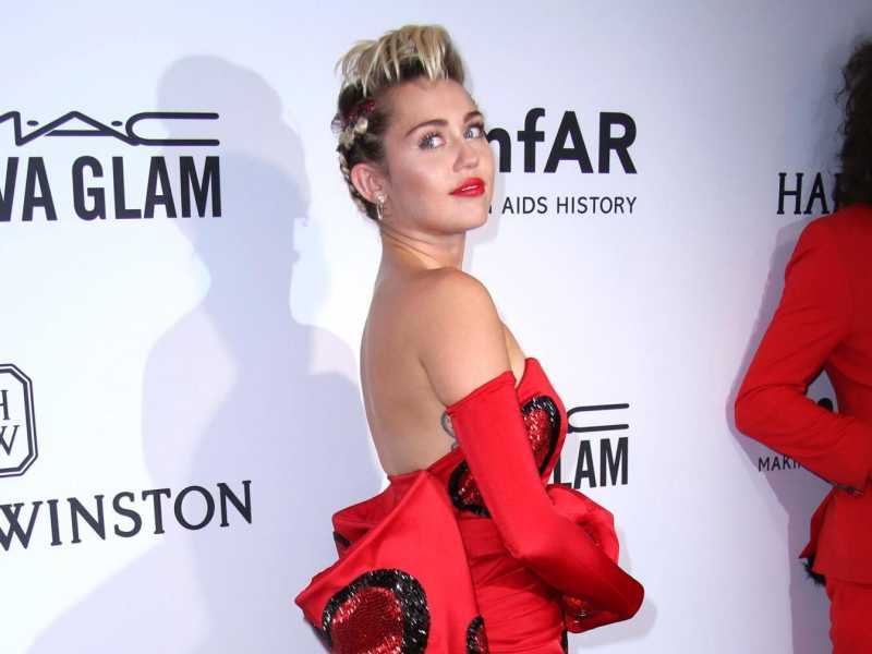 Vincitori e vinti in Cina, l'Islam da rifare e Miley Cyrus. Di cosa parlare stasera a cena