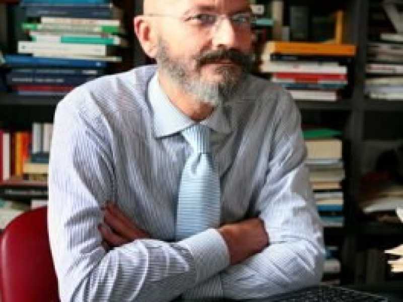 L'economista Zingales lascia Giannino: "Ha mentito sul suo curriculum"