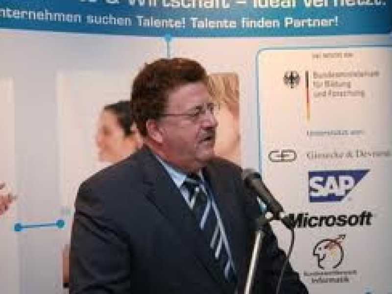 Strategia (e gaffe) dell’inviato speciale di Berlino ad Atene