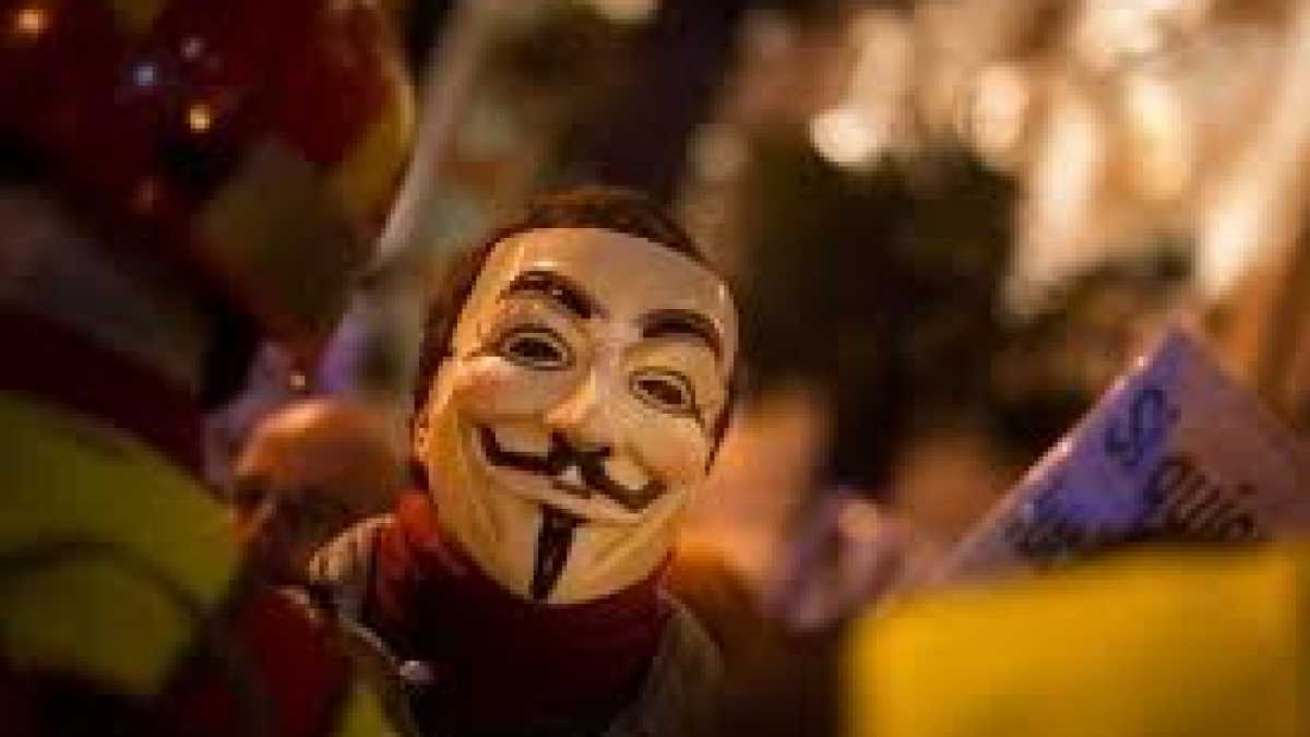 Immagine di Come si caccia il dissidente. Le mail che inguaiano Casaleggio & Co
