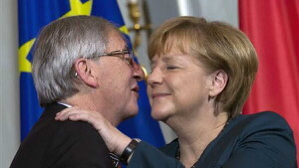 Immagine di L'endorsement (titubante) di Merkel a Juncker