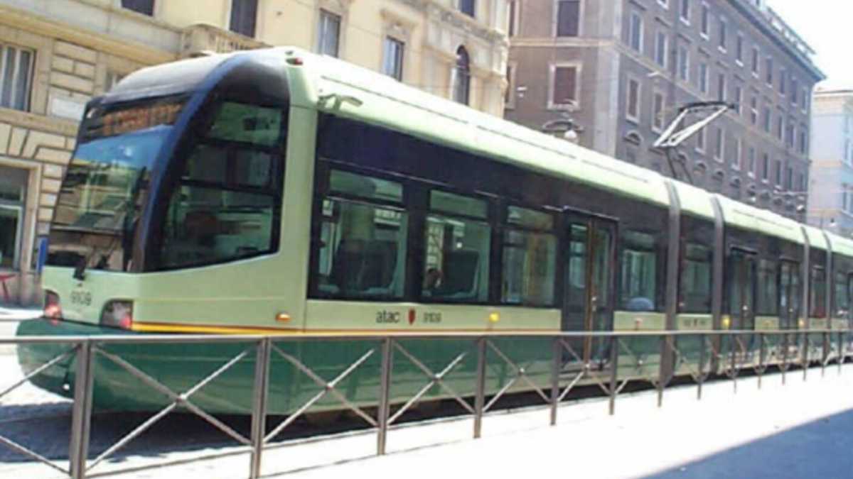 Immagine di Dal 6 aprile anche gli stranieri potranno guidare il tram