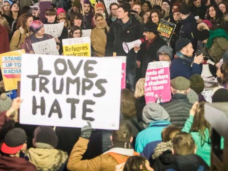 Proteste contro Trump (foto LaPresse)