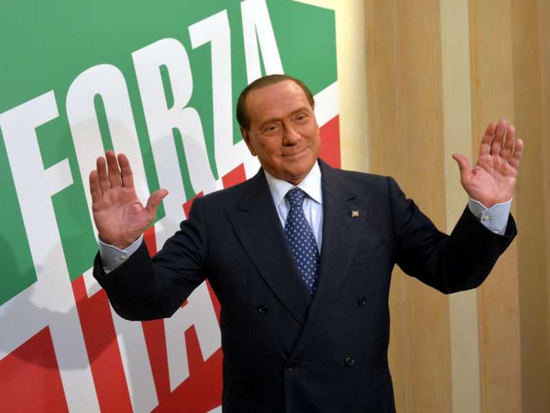 Berlusconi, Sollecito e le minacce di Anonymous di olocausto elettronico a Israele