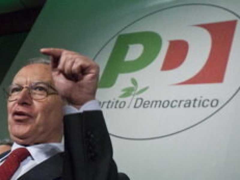 Il rinvio del congresso del Pd come arma anti Renzi