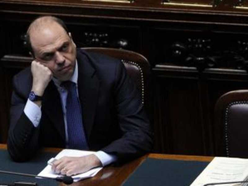 E nel centrodestra si parla già di rifondazione