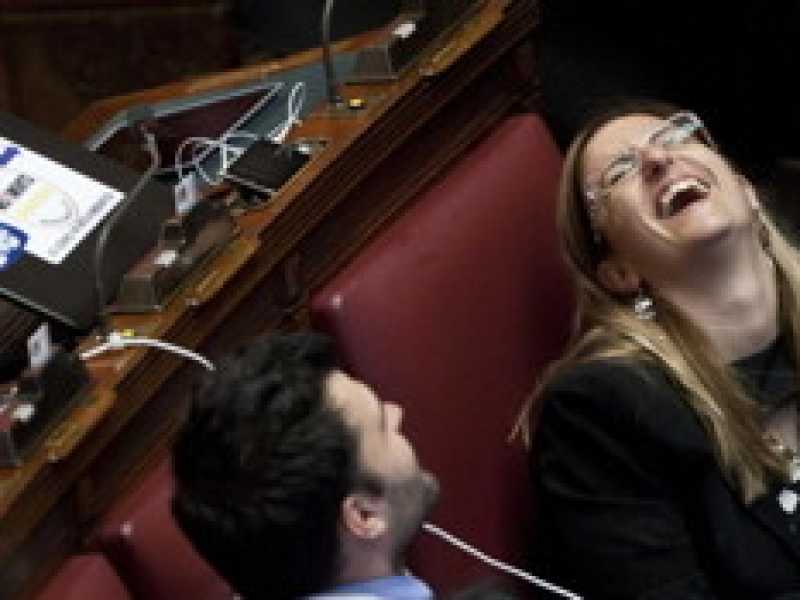 Grillo, i soldi, la sindrome caramella