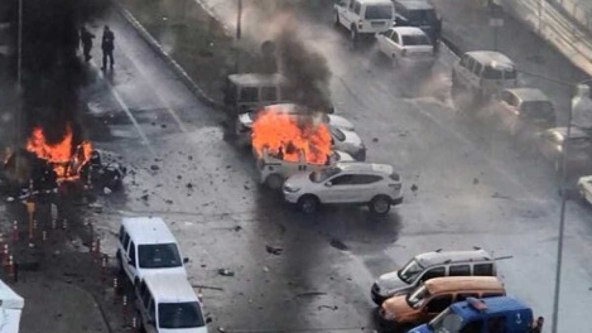 Immagine di La falsa emergenza meningite e l'autobomba in Turchia. Le notizie del giorno, in breve