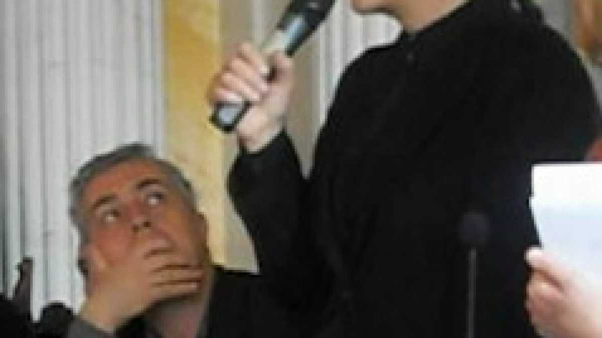 Immagine di Boeri e la storia di uno svenimento perfetto di fronte al metodo Abramovic