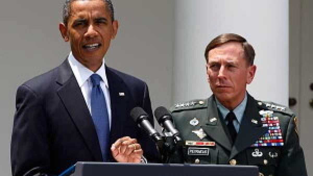 Immagine di Dopo Hillary, Obama perde anche Petraeus (per corna). Primi guai