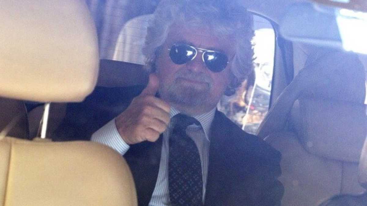 Immagine di Grillo in van al Quirinale, la rivoluzione à la Casaleggio può attendere
