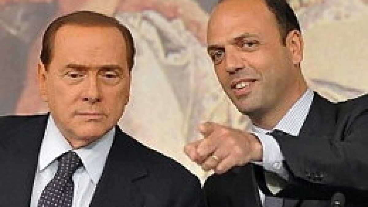 Immagine di Il Cav. accetta le primarie: "Si faranno"