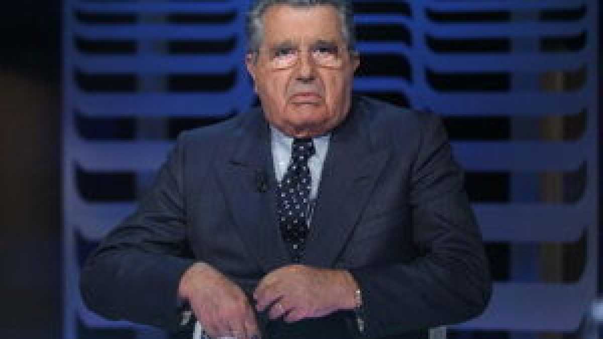 Immagine di Carlo De Benedetti perde il pelo ma non il "green"