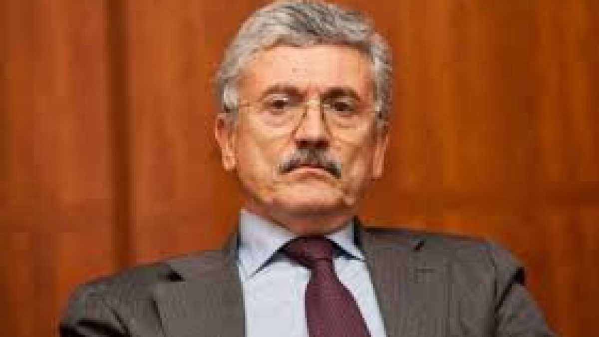 Immagine di Così D’Alema diventa il capo degli anti governisti del Pd
