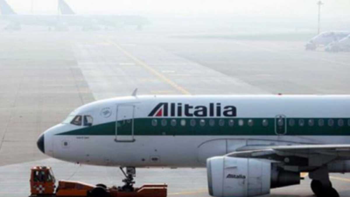 Immagine di Perché su Alitalia è meglio non fare nulla, consigli a Letta