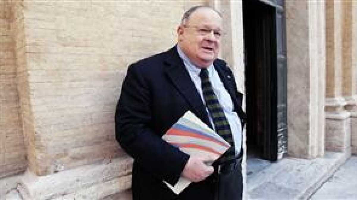 Immagine di Il Pdl e la sua pensione. Confessioni spericolate di un autorottamato di lusso. Parla Giuliano Cazzola