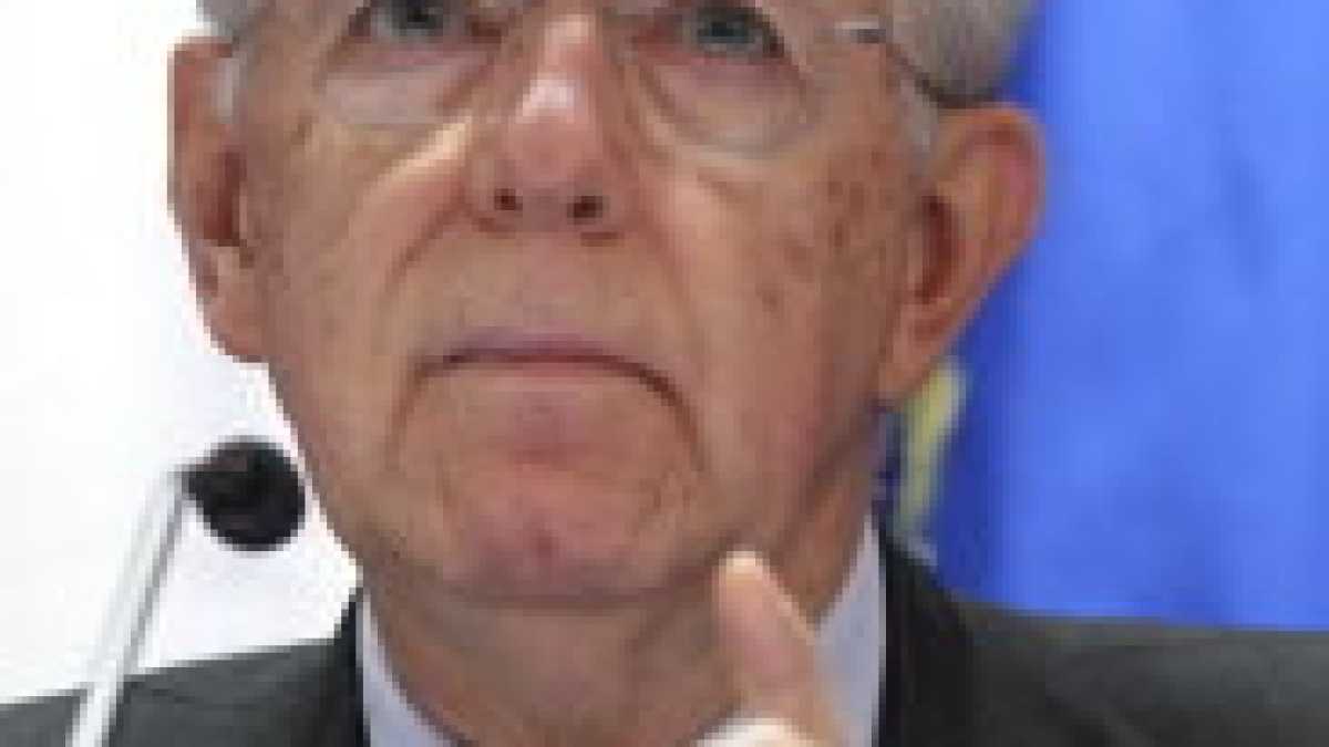 Immagine di Monti si toglie la "cintura di castità" tedesca
