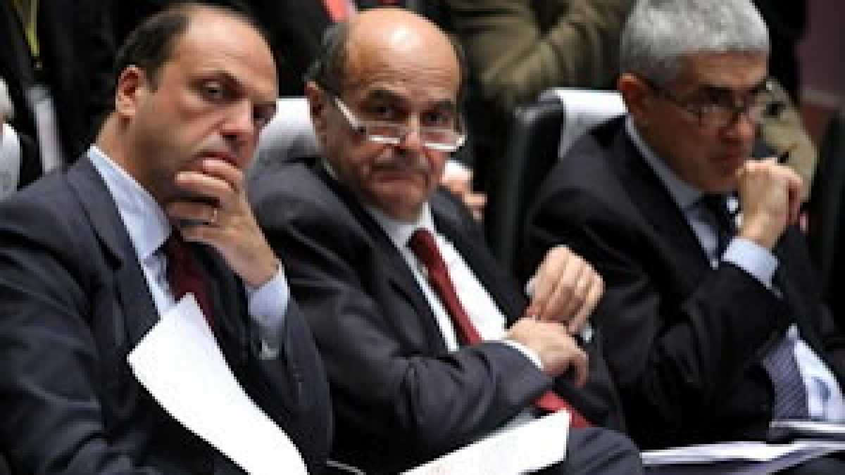 Immagine di Che cosa hanno deciso Alfano, Bersani e Casini al vertice di maggioranza