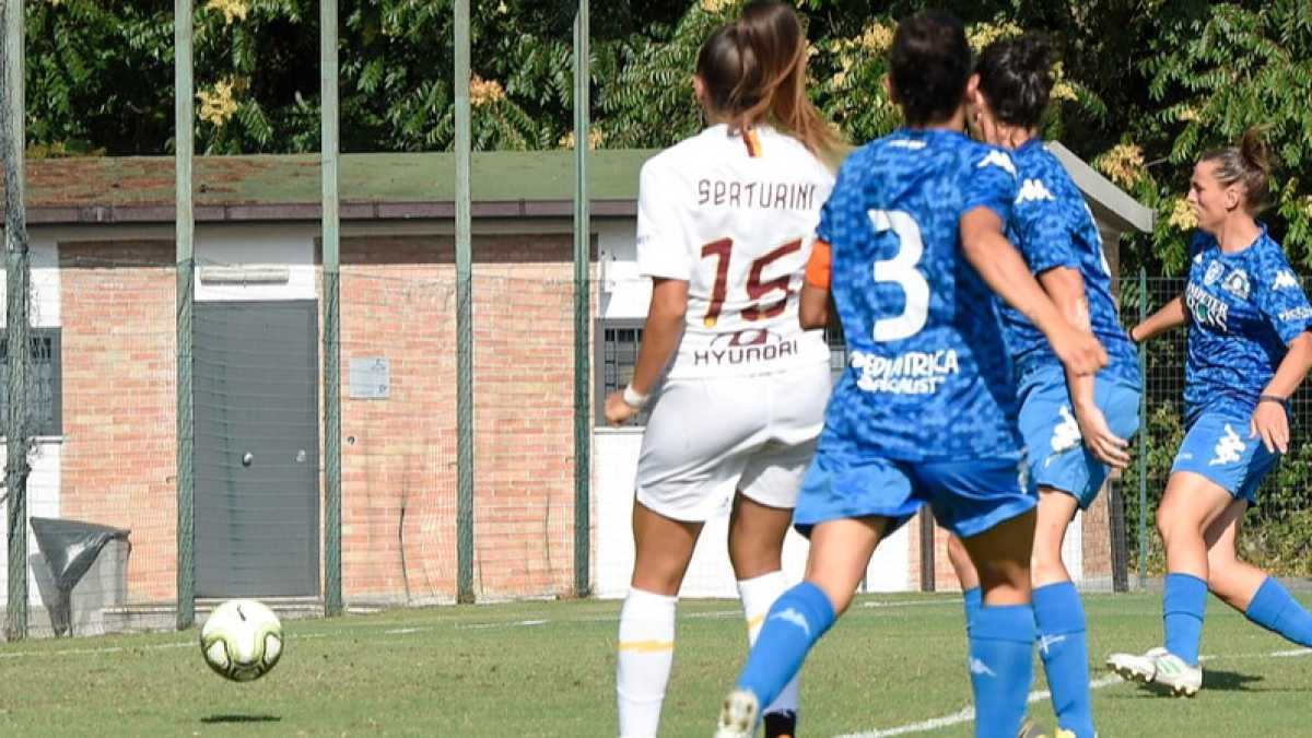 Immagine di C’è ancora vita sul pianeta calcio femminile (che ricomincia a girare)