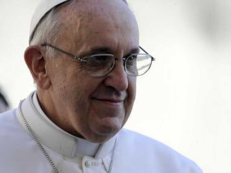 Il Papa: "Dialogare con tutti, ma di più con l'Islam"