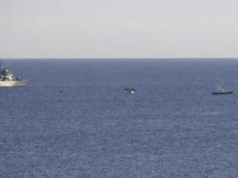 Migranti, si rovescia un altro barcone nel Canale di Sicilia